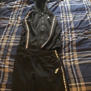 Nike sweat suit size small
